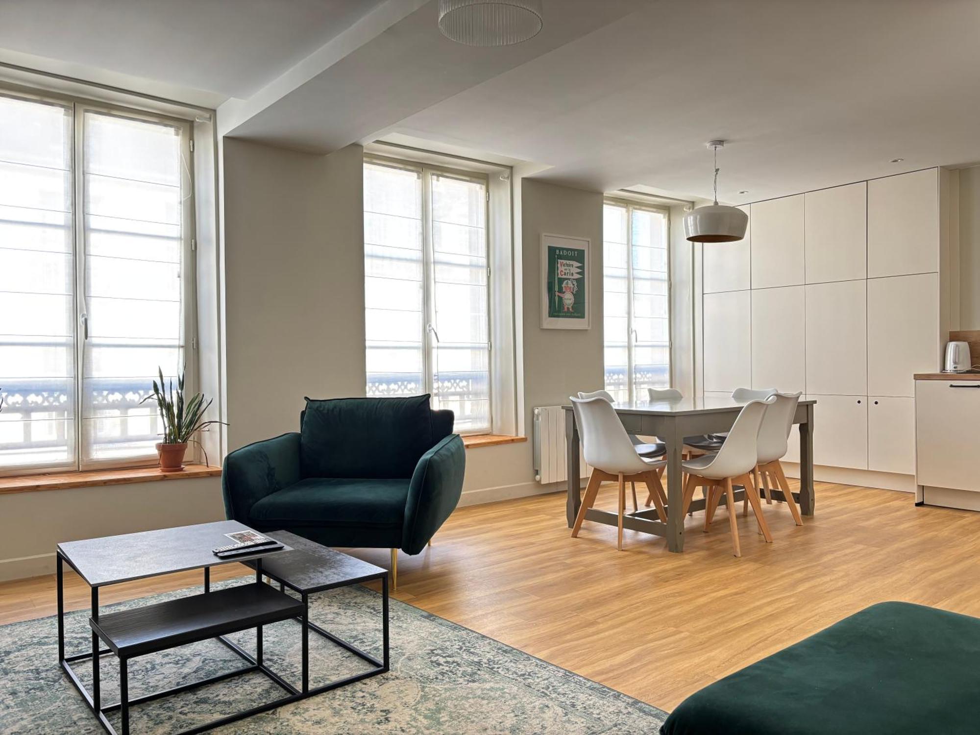 Bajocasse Apt Duplex Spacieux 3 Ch 2 Sdb Cosy Plein Centre Bayeux Decoration Elegante Proche Plages Du Debarquement Exterior foto
