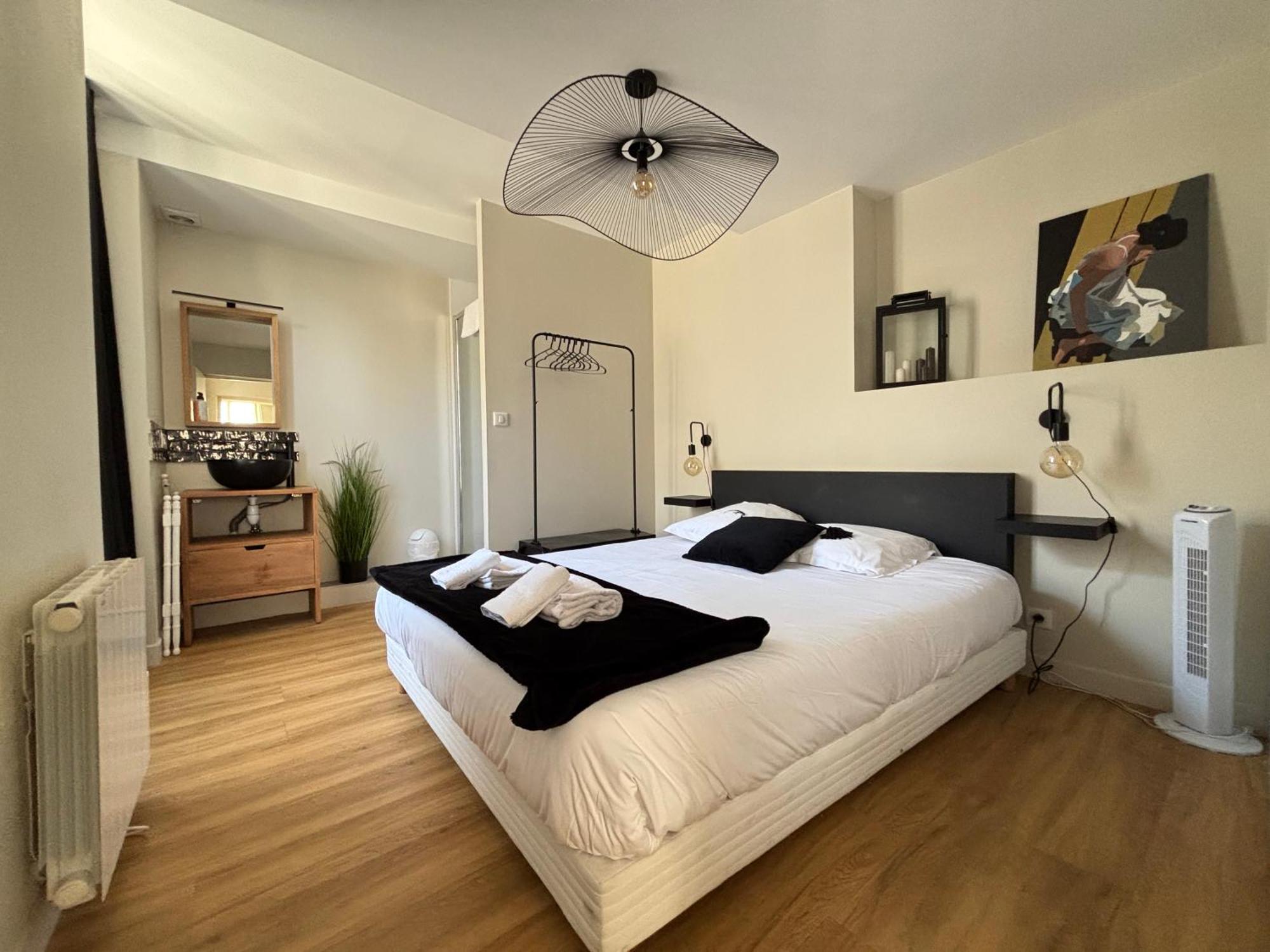 Bajocasse Apt Duplex Spacieux 3 Ch 2 Sdb Cosy Plein Centre Bayeux Decoration Elegante Proche Plages Du Debarquement Exterior foto